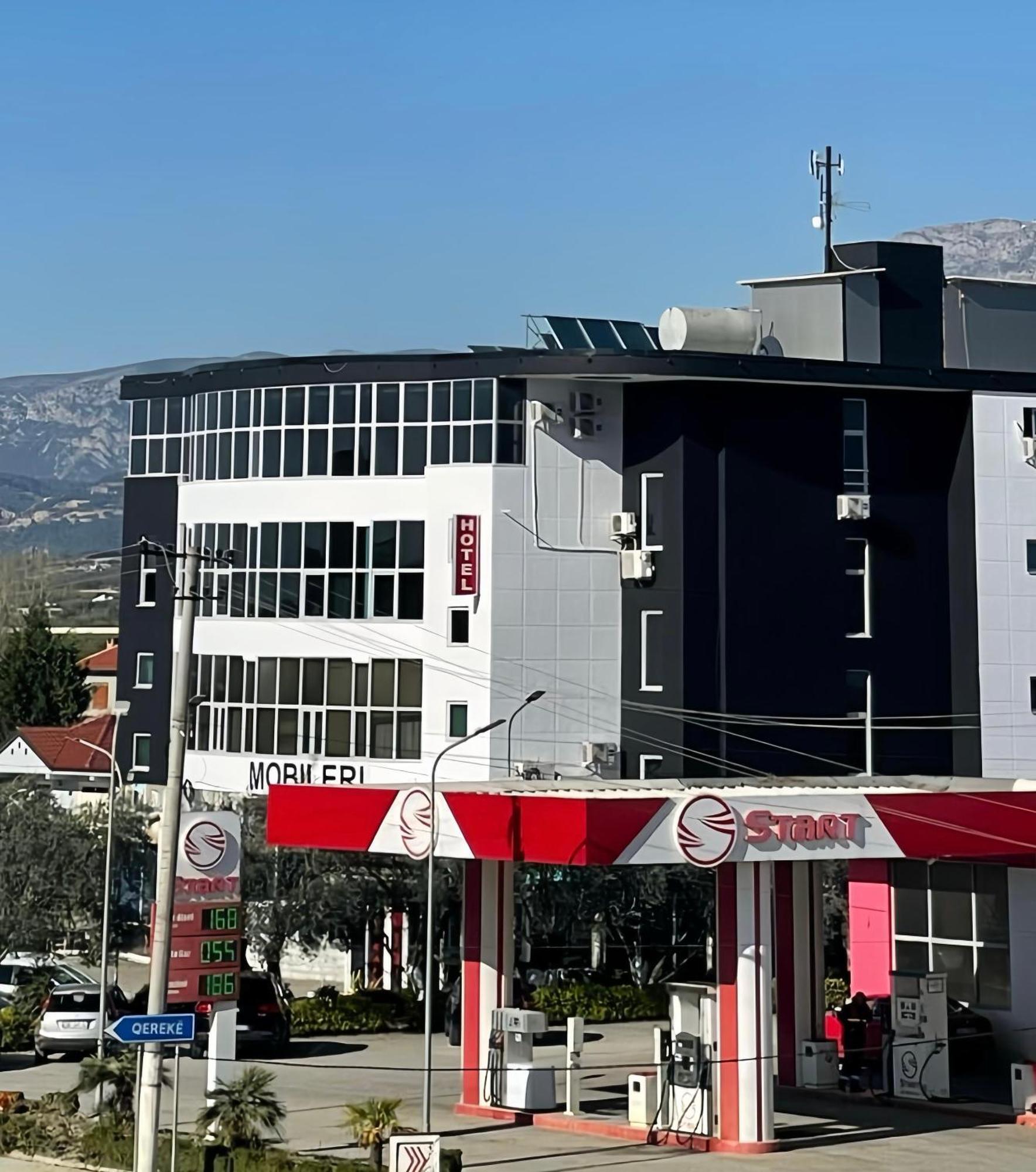 Grand Hotel Gjyshi Qerek Bagian luar foto